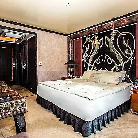 ホテル Royal Castle Design &